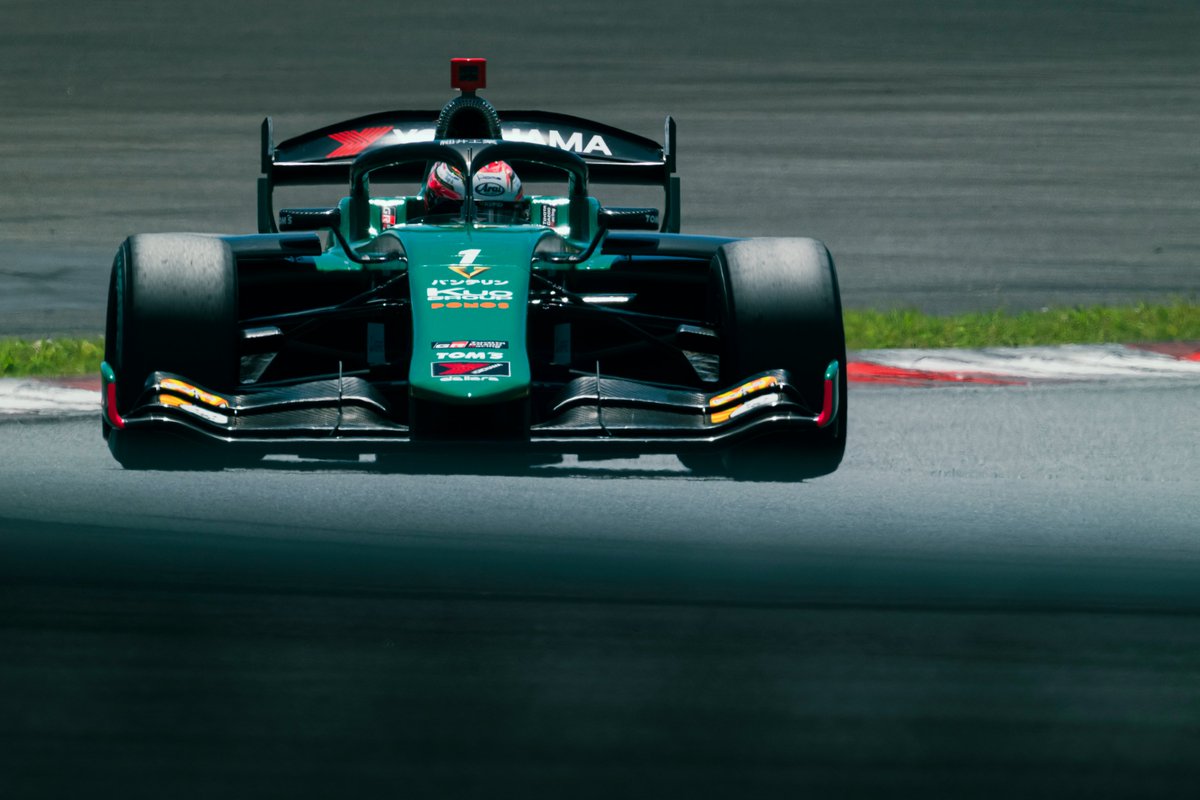 SUPER_FORMULA's tweet photo. #SFormul どの写真が好き？
正面 ＝🔃
後ろ ＝♥
真横 ＝🔃+♥
それ以外＝コメントください https://t.co/is5htxfw6O