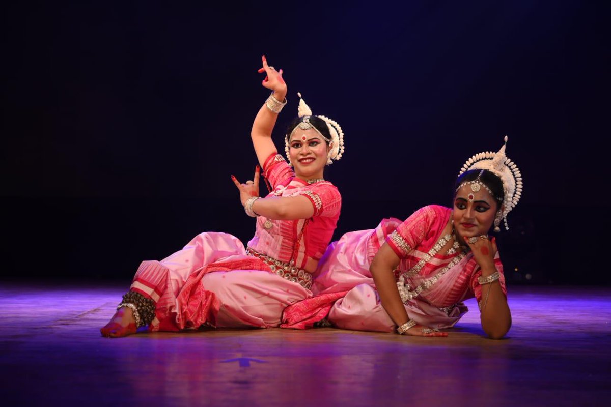 gkcmorc's tweet image. Day-2

The day begins with discipline, devotion, and the quiet elegance of Odissi, unfolding through rhythm and form.
Morning Session | IODF 2025
#IODF2025 #Odissi #MorningSession
#IndianClassicalDance #LiveTradition