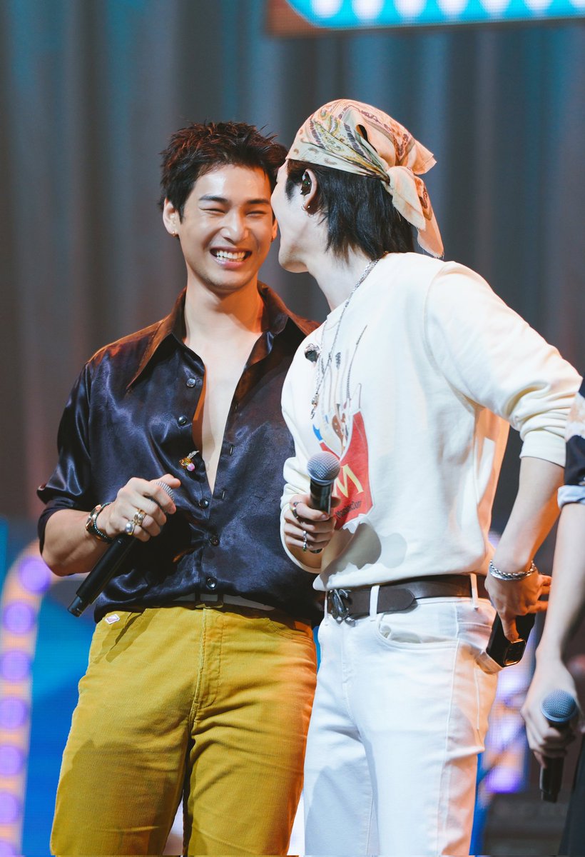 😘😘😘
#BeOnCloudXmasNewYear2026
<a href="/Nnattawin1/">Nnattawin</a> #ApoNattawin
@MilePhakphum #MilePhakphum
