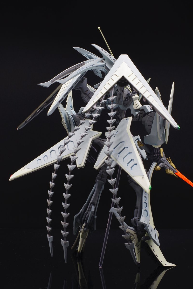 ogawads's tweet image. 1/144 破烈の人形 リッタージェット・マーク3 ダルマス（アワートレジャー）完成しました。土煙の向こう側に見えるような、ちょっと淡めで兵器っぽい感じを目指しました。とにかくカッコイイです。↓   #FSS_jp