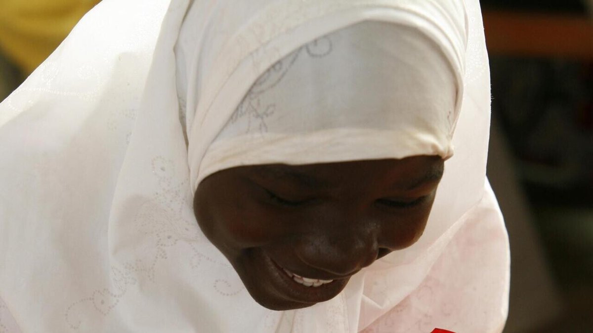 RFI's tweet image. Sénégal: les femmes ne sont plus obligées de se dévoiler pour les photos d'identité
➡️ go.rfi.fr/kJz