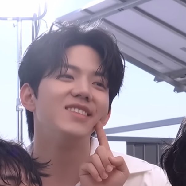 rcocobw's tweet image. 보조개🐶👈