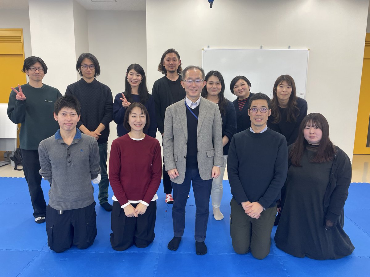 5pK0u6BoPN38706's tweet photo. 昨日は今年最後の拡大ゼミでした。

ゼミ終わりでトークフォークダンスを実践し、互いの語りから学び合う温かな時間となりました。

ご参加・ご協力いただいた皆さま、本当にありがとうございました。

今年も多くの出会いと繋がりに支えられました。
来年もどうぞよろしくお願いします。

good job！ https://t.co/VWXa7mW3ux