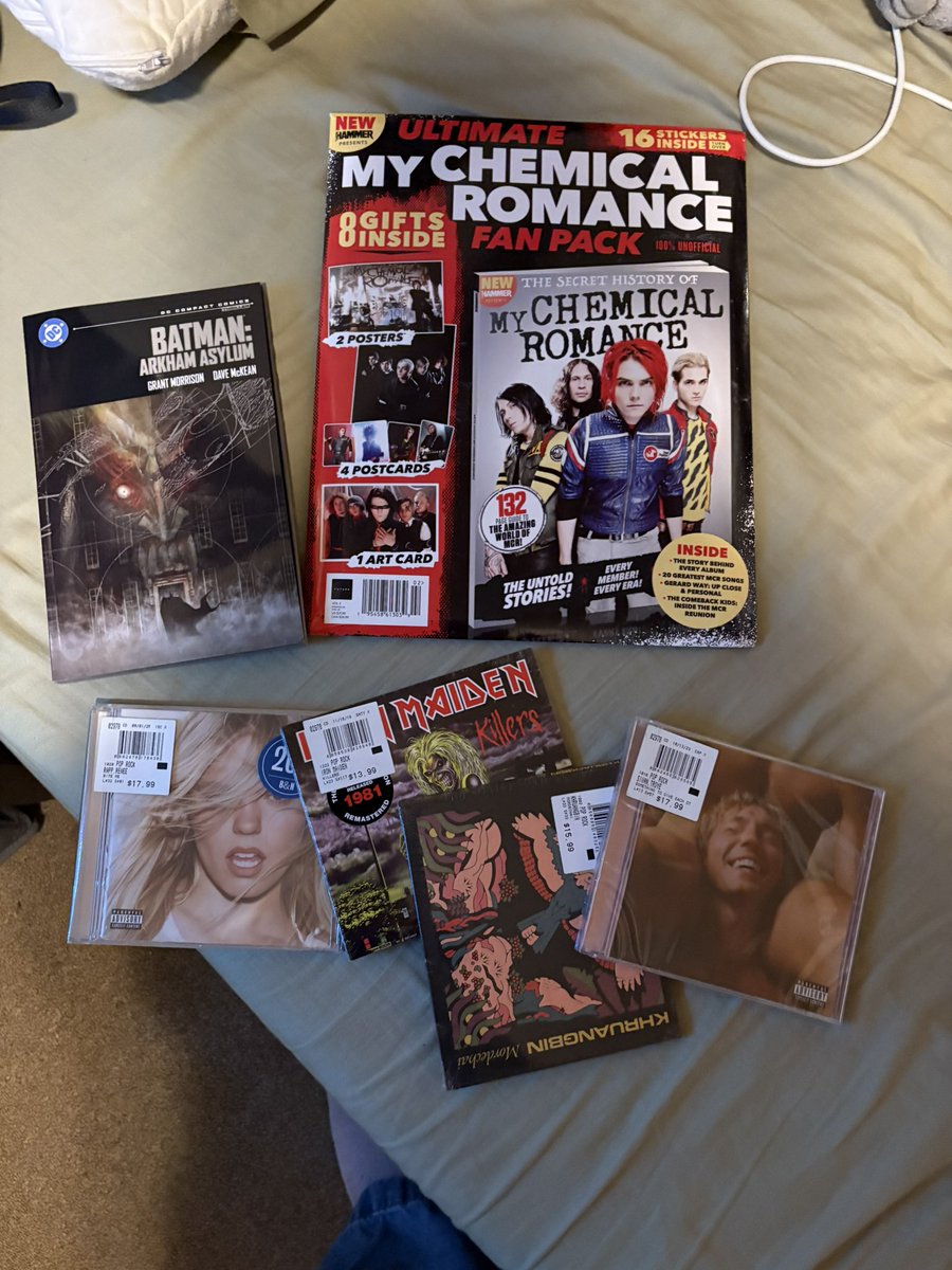 carly ᛪ༙ #1 CHEERARDER tweet media