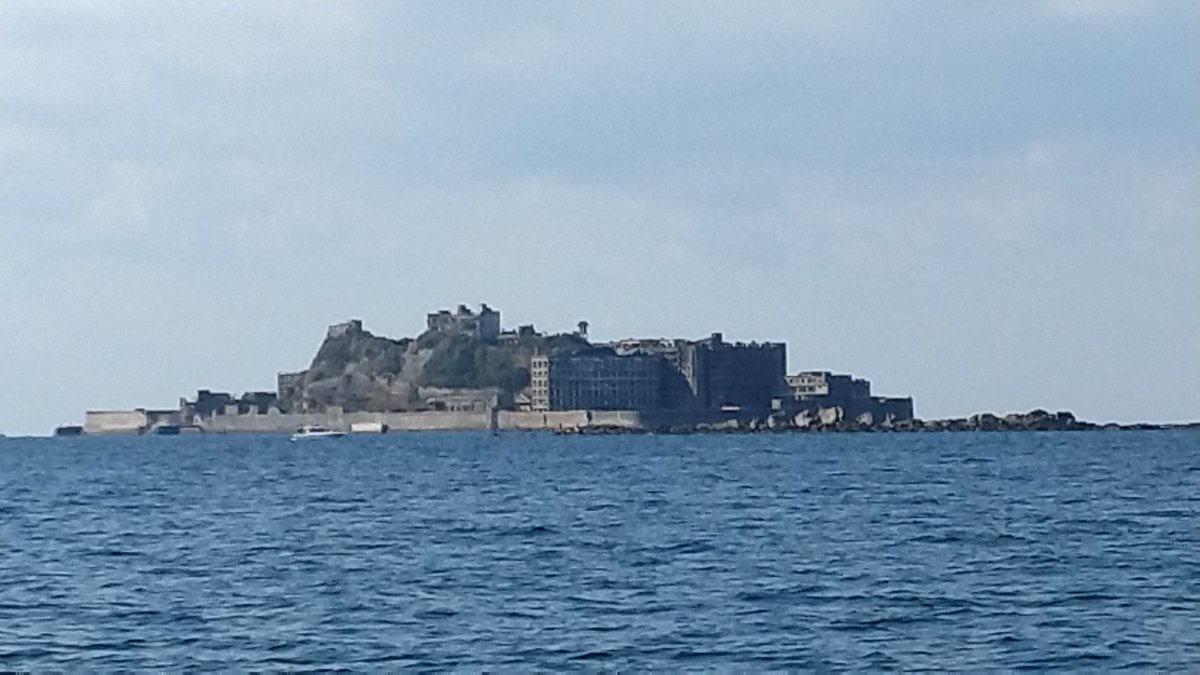 12月28日(日)晴れ

午前便、上陸できました🙌🏻

昨日と今日、長崎ではBリーグの試合があり、対戦相手の千葉ジェッツのファンの方にもご参加いただきました🏀
試合に加え、長崎でのアウェイ旅も存分に楽しんでください！🐘

#軍艦島  #軍艦島クルーズ  #端島 
 #高島  #世界遺産  #長崎観光