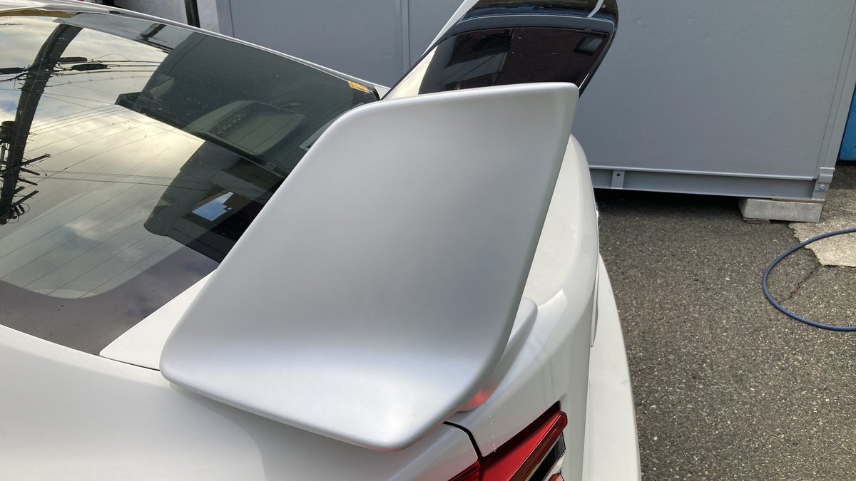 ZN6に付いてた純正リアスポ、しっかりウィングとして機能しそうですが