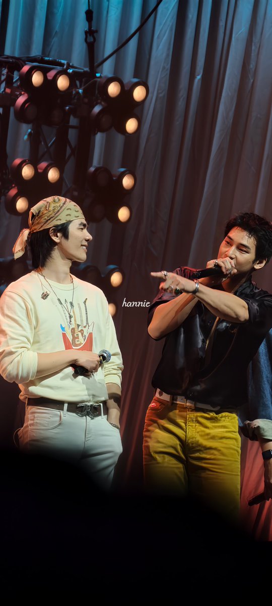 hannie9294's tweet image. My happiness look like this … 💚💛
Thanks for 2025 
See u in 2026 

#มายอาโป #MileApo   @milephakphum 💚  @Nnattawin1  #MilePhakphum 💛 #ApoNattawin 
 #BeOnCloudXmasNewYear2026