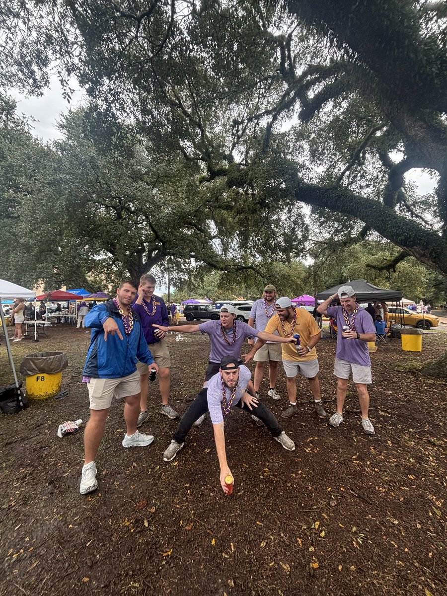 Looks like a better OL than what LSU is putting out right now.