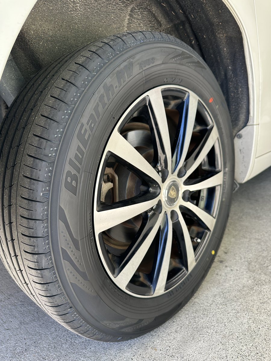 もうすぐ20万キロになる車のタイヤを交換しました。いつまで乗るつもり