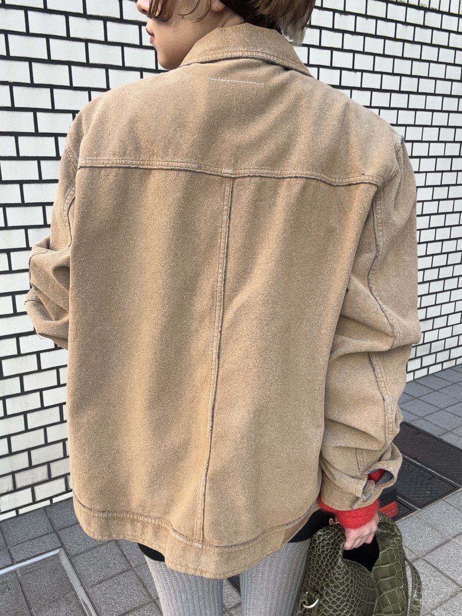 MM6 26SSのスエード見えするデニムジャケットが推しすぎる。。軽くて着やすいし擦れてきたらデニム出てくるやつ。。
