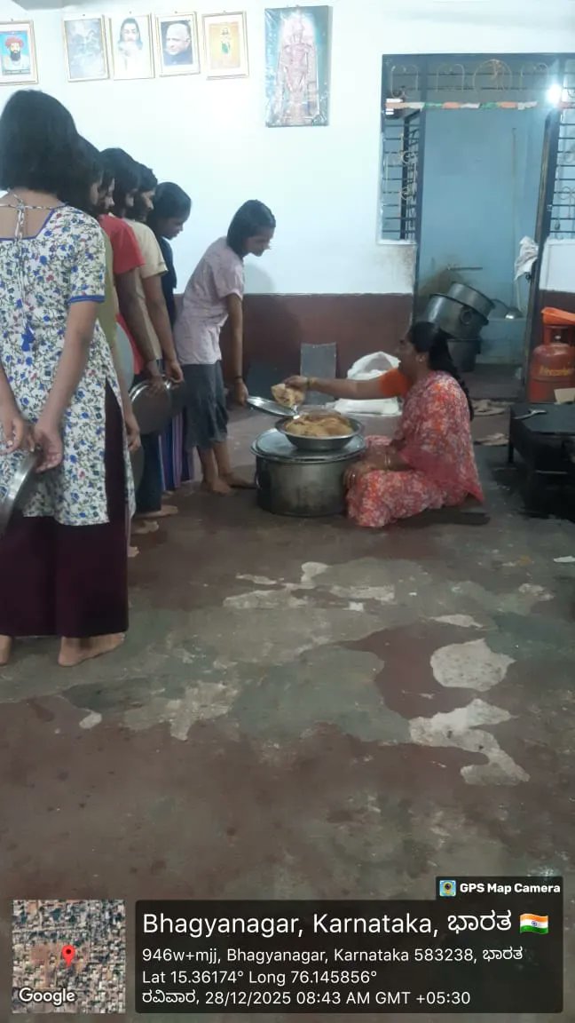 dbrars833's tweet photo. Breakfast  #SocialAudit_SWDMeals #SocialWelfare_Karnataka https://t.co/8T1pRqVDkK