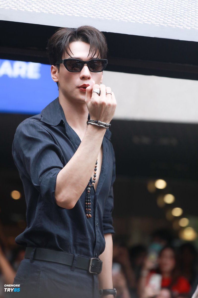 สุขสุนต์วันเกิด พ่อครูภรัณ ขอบคุณที่เกิดมาให้ได้รักนะครับ 🙏🏻❤️

HBD TO PARAN
#สุขสันต์วันเกิดพ่อครูภรัณ