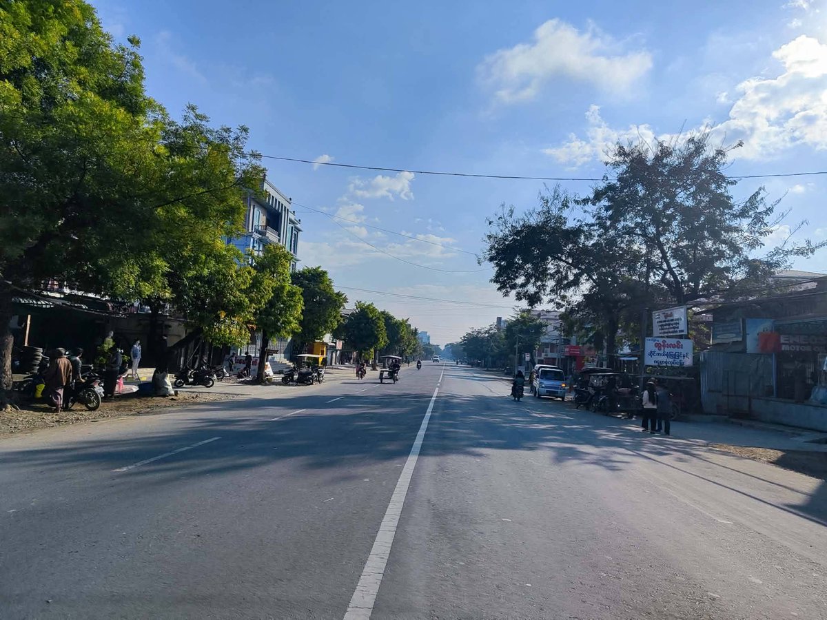 naingnaingaung's tweet photo. Today in Kalay Town, Sagaing Region, residents joined a #SilentStrike, boycotting the junta's exclusive sham election.

#SilentIsNotComplicity
#JusticeNotJudgment
#2025Dec28Coup
#WhatsHappeningInMyanmar https://t.co/VpwLuB9FZb