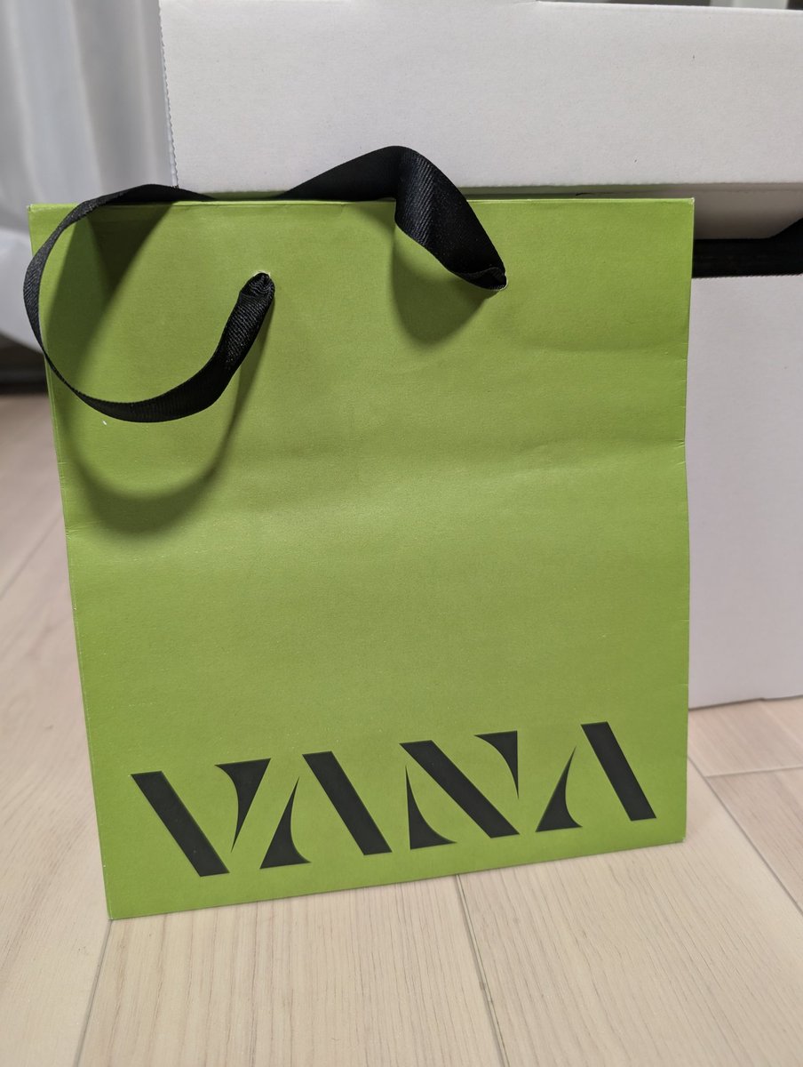 9rl's tweet image. 台湾のお土産をもらった時の紙袋がZETA DIVISIONすぎたので感動をシェアさせていただきます