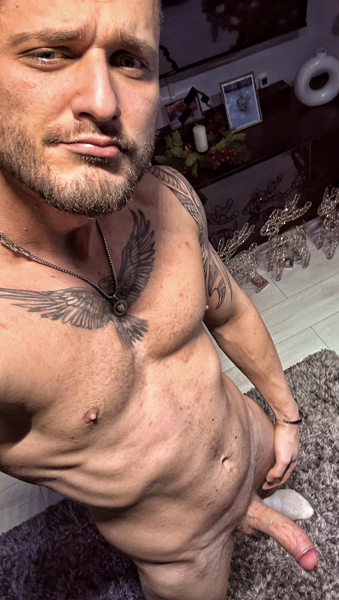 markonly27's tweet image. onlyfans.com/alexanderboy27