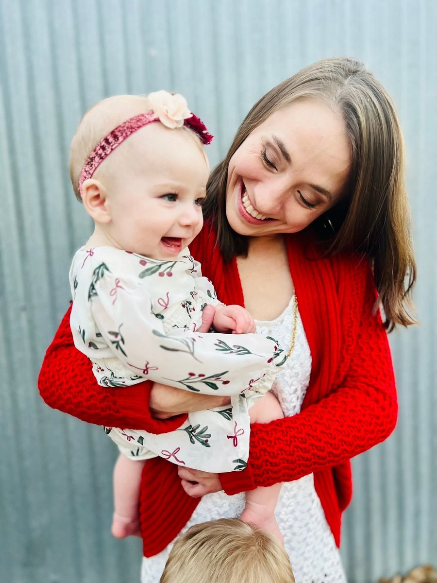 broncobuzzard's tweet image. Girls, you too can be this happy when you have your own babies. They are the gold you seek. And the only thing that you can take with you to heaven. #preborn