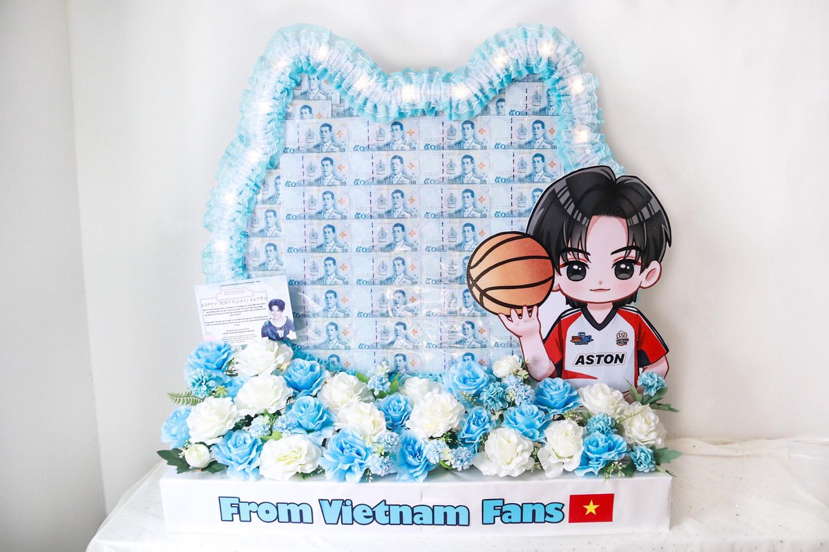 ASTONishing_vn's tweet photo. 🩵A little gift for Aston from Vietnamese fans🩵
We hope you’ll have wonderful moments with your fans and feel truly happy and joyful 💕
Big thanks to everyone who donated to help us make this super meaningful birthday gift for Aston!

#20YearsBloomingWithAston
#aston_lv https://t.co/rRJi3uNJAd
