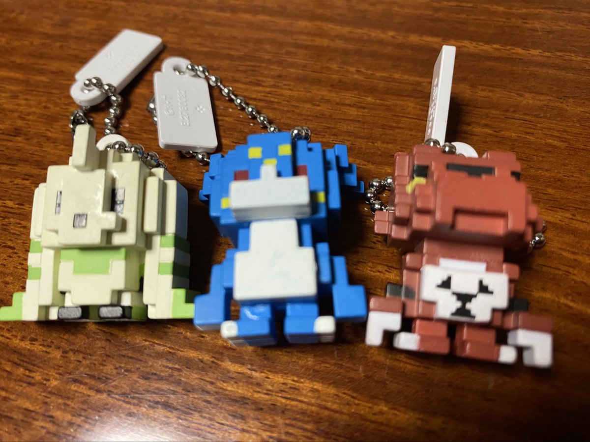 ほんで昨日ダメ元でもう一回店行ったらね！ガチャあってね！ブイモン引けたよ！😄👊✨