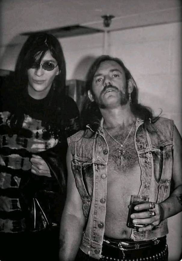 10 years ago today 💔
In memory of Ian Fraser 'Lemmy' Kilmister, great Rock'n Roller, wonderful person and true friend of punk rock, who passed away on December 28th, 2015 at his home in Los Angeles

#punk #punkrock #RipLemmy #RipLemmyKilmister #history #punkrockhistory