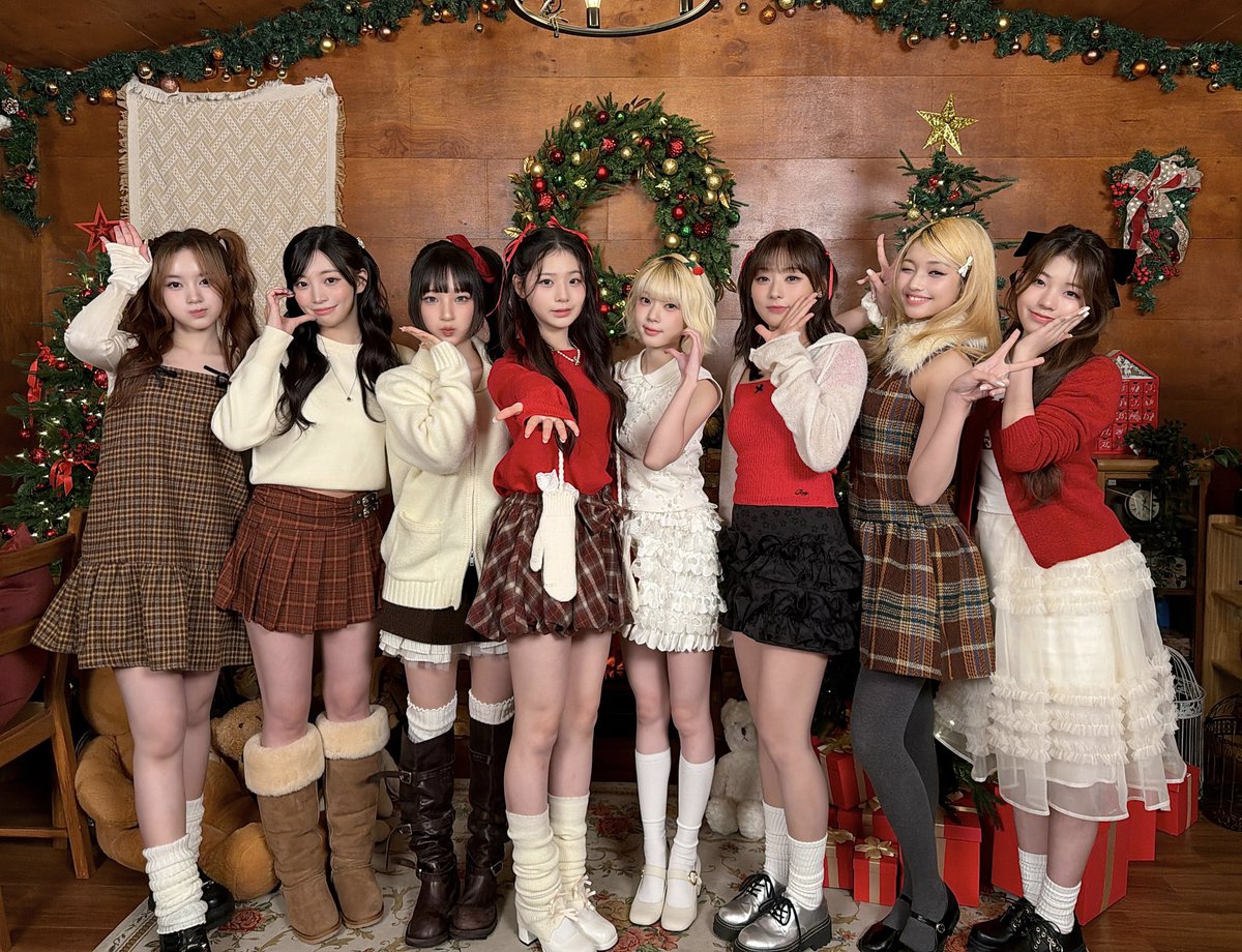 UNIS_offcl's tweet photo. 🧸🧣🎀

#UNIS #유니스 https://t.co/Moo5YP6ayz