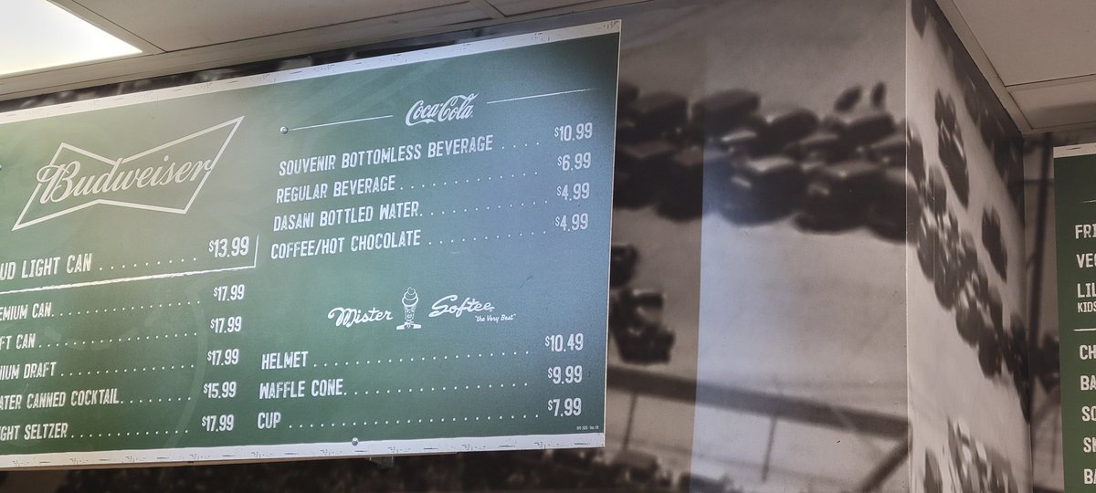 dmjay's tweet image. Hey, @erikgreupner, I realize that if you had to put time into every time Delaware North does something lousy, you'd never have time for anything else, but...
Charging almost double the posted price would be some serious bullshit even if it wasn't also wildly illegal.