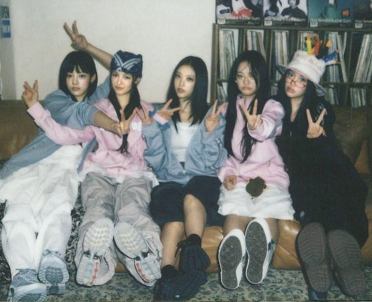 renebxebxe's tweet image. 2022 #WeAreNewJeans
2023 #Year_of_NewJeans
2024 #NewJeans_is_Everywhere
2025 #NewJeansNeverDies