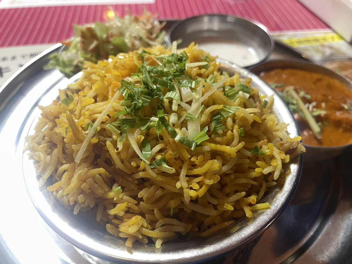 アーバンタルカ URBAN TADKA たまプラーザ店＠たまプラーザなう。チキンビリヤニプレートをチキンティッカマサラとチャイのホット、4辛で。美味しいです。ビリヤニが平皿から器盛りになってた。