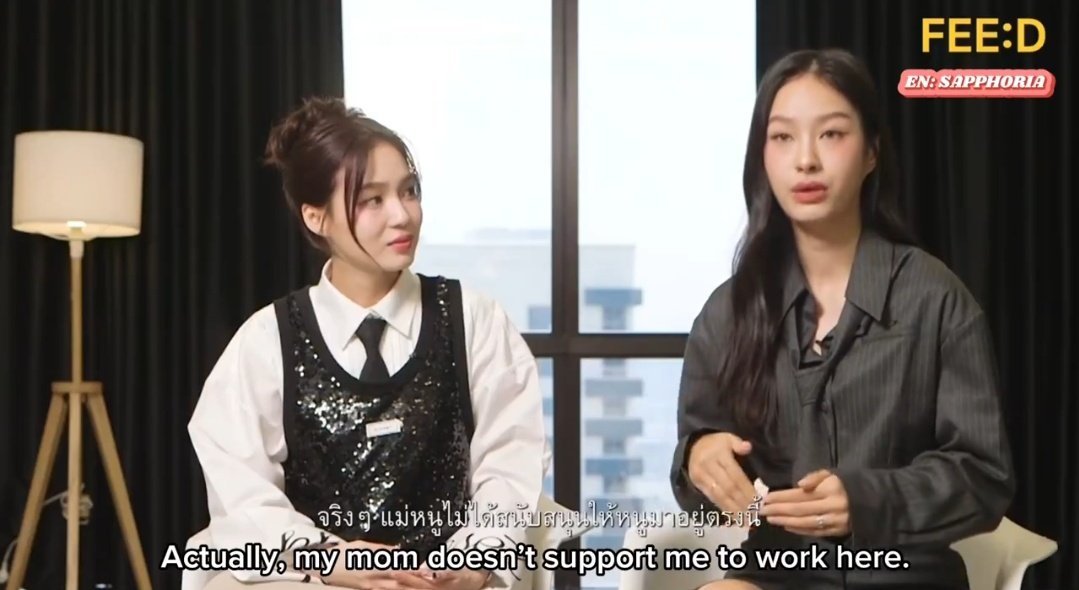 stroberimilkluv's tweet image. from this to               this(her mom wearing muvmuv pants) 🥹🥹