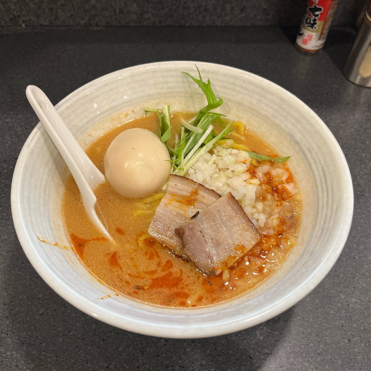 石山商店
限定 味玉海老だし味噌らーめん

急遽相模原方面へ行くことになって久訪

限定ギリギリ間に合った💦

コクがあって美味しいのに、見た目に反した後味スッキリ✨

ごちそうさまでした🍜🙏