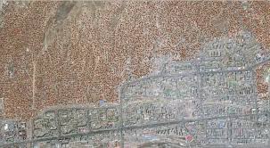 Энд ТҮЦ байна гээд зургийг нь тавиад хураалгахыг ч шаардацгааж байх шиг. Хүний амь, амьжиргаа явж байгааг бүгд мартчихжээ. ТҮЦ-нээс 00 хайгаад байгаа хүмүүст хандаж хэлэхэд модон жорлон чинь хаа сайгүй байгаа шүү, зургийг нь хавсаргалаа 💁🏾‍♂️