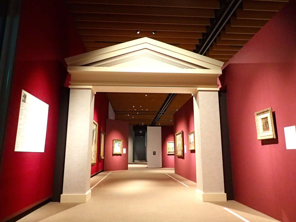 kosetsu_museum's tweet photo. 🎊特別展「大原美術館所蔵　名画への旅―虎次郎の夢」開幕しました‼️✨

大原美術館が所蔵する名品の数々を展示する特別展が、本日（1/3）開幕しました👏✨
皆さまをお出迎えするのがこの大門❗️
大原美術館の特徴的な外観にある、古代ギリシャ・ローマ神殿風の正面をイメージしてつくっています。

本展は、大原美術館設立者・大原孫三郎の支援をうけ、洋画家・児島虎次郎が世界中を回って買い集めた美術品の数々を展示します。
「日本の人たちに本物の美術作品を見てほしい！」と願った虎次郎の、夢を追いかけた旅の軌跡を名画とともにたどりましょう🪷
皆さまのお越しをお待ちしております☺️

Special Exhibition “Journey to masterpiece: Torajiro's Dream, from the collection of Ohara Museum of Art” Now Open‼️✨

The special exhibition showcasing masterpieces from the Ohara Museum of Art collection opened today (1/3)👏✨
This grand gate welcomes visitors❗️
It was designed to evoke the ancient Greek and Roman temple-style facade that characterizes the Ohara Museum of Art's distinctive exterior.

This exhibition showcases the artworks collected by Western-style painter Torajiro Kojima, who traveled the world with the support of Ohara Museum founder Magosaburo Ohara.
Join us as we trace Torajiro's journey in pursuit of his dream—“I want the people of Japan to see authentic works of art!”—alongside these masterpieces.🪷
We look forward to welcoming you!☺️

#名画 #モネ #エル・グレコ #ゴーギャン #児島虎次郎 #大原孫三郎 #大原美術館 #高梁市成羽美術館 #中之島香雪美術館 #香雪美術館 #中之島
#Masterpiece #Monet #ElGreco #Gauguin #KojimaTorajiro #OharaMagosaburo #OharaMuseumofArt #NariwaMuseum #NakanoshimaKosetsuMuseumofArt