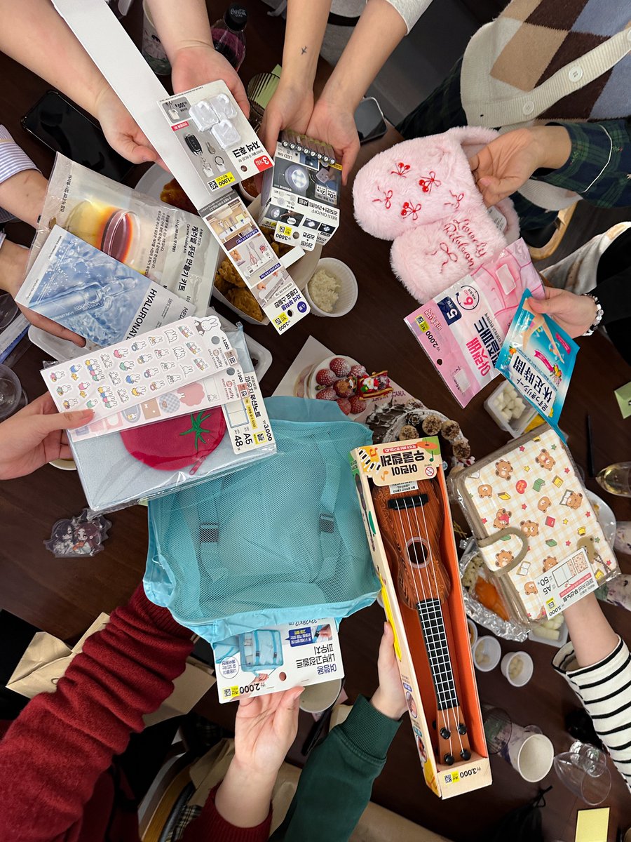 걸스나잇 오타쿠 연말파티..★
너무너무 즐거웠어요.. 짱.ᐟ.ᐟ