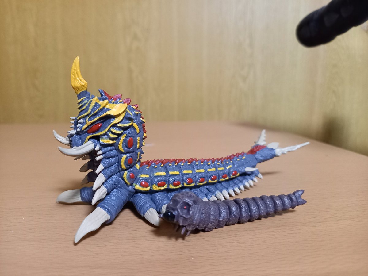 東宝怪獣コレクション バトラ幼虫 今年最後の最後で完成バトラ幼虫初の