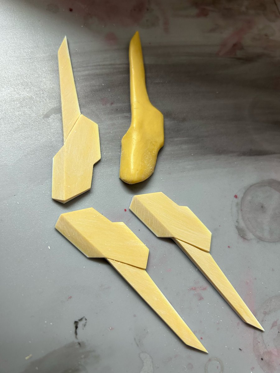 やっぱこの時スクラッチパーツの面構成・複製精度・エッジ出しはゾーン入ってたとしか言えないわ
今やっても絶対無理ww