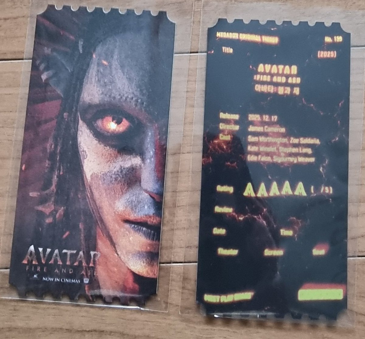 메박에서 아바타3 보고 받은 오리지널 티켓 🎟 근데 왜 앞편 내용이 하나도 기억이 안나냐 😂 나 분명 봤는데 연결이 안됨