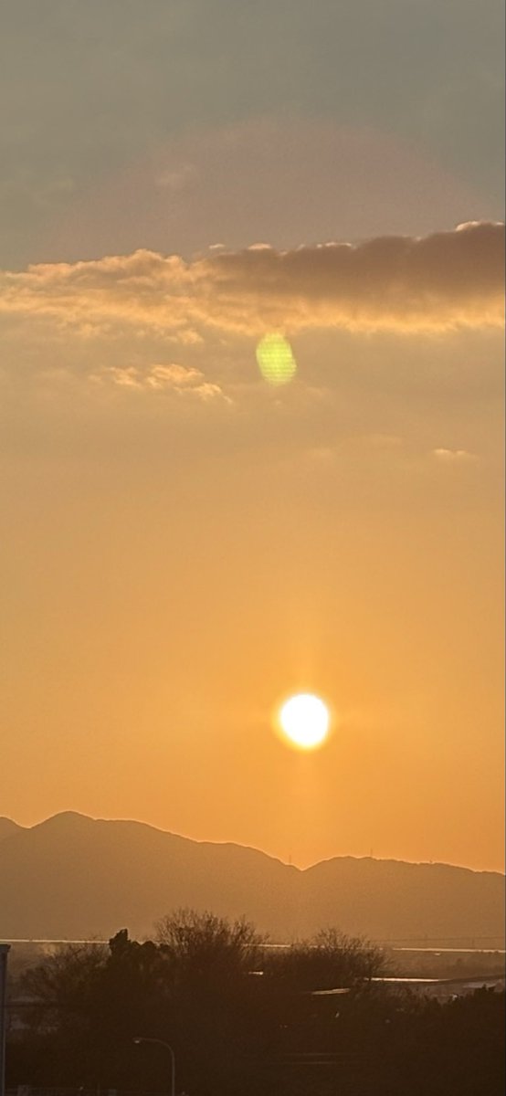 CLOVER86052461's tweet photo. 今日の夕日 https://t.co/F3AmacYkzy