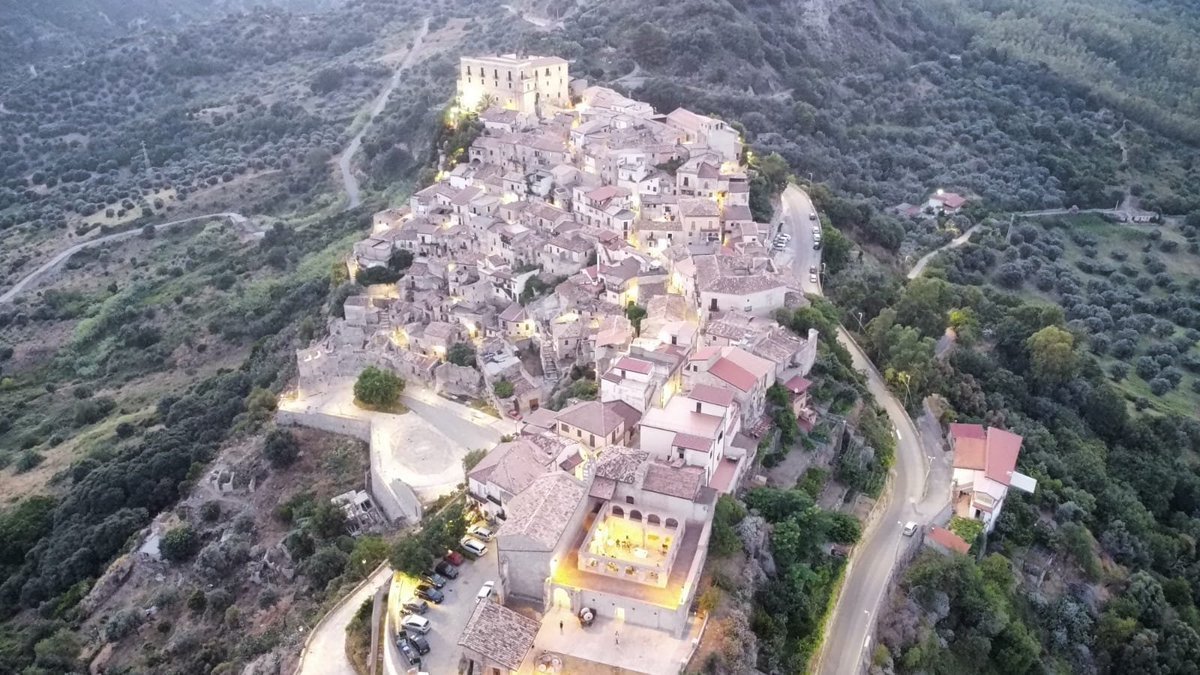 Arte e architettura in Calabria di Peppe tweet media