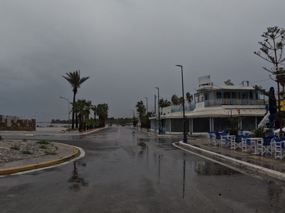 Mastichari like you’ve never seen it. 🌫️🌊

Grey skies and stormy gusts—this is the moody side of Kos when the crowds are gone.

📽️ Watch the atmospheric stroll: youtu.be/kGyIrha_LaE🌐 Explore more: discoveringkos.com

#OffSeason #WalkingTour #RainyDay