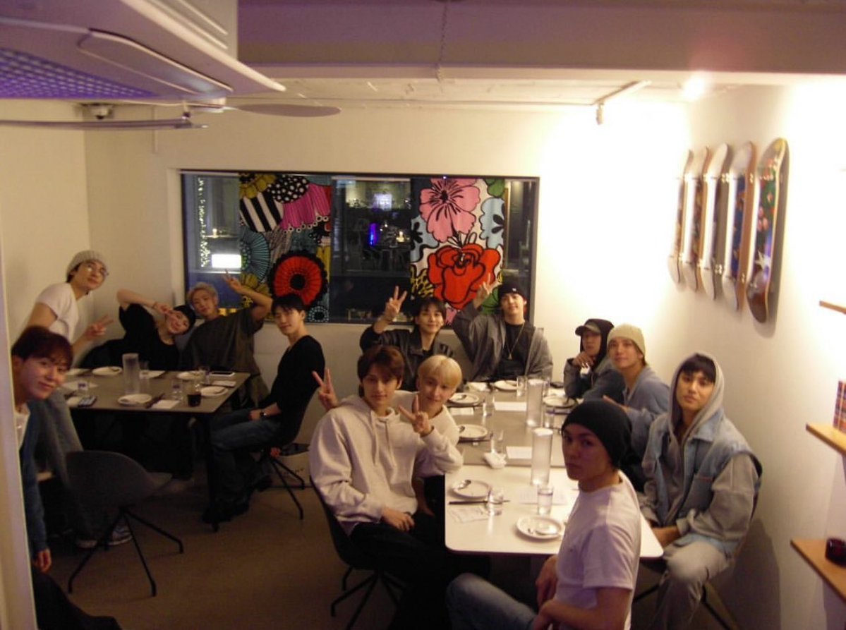 hw96ers's tweet image. hope we get another ot13 monthly meeting photo on the 31st 🥹🙏