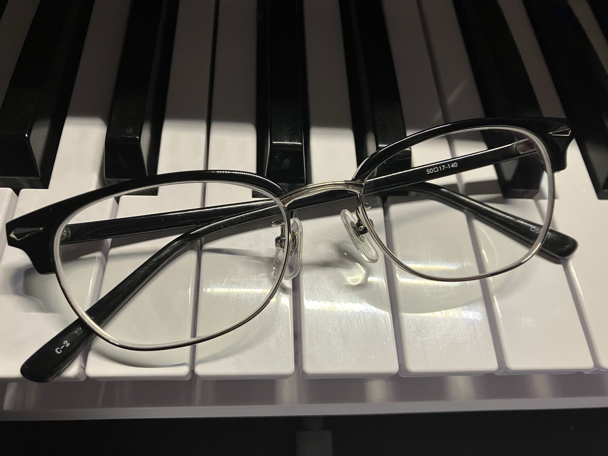 今まで使っていたメガネ 新しくしたメガネ