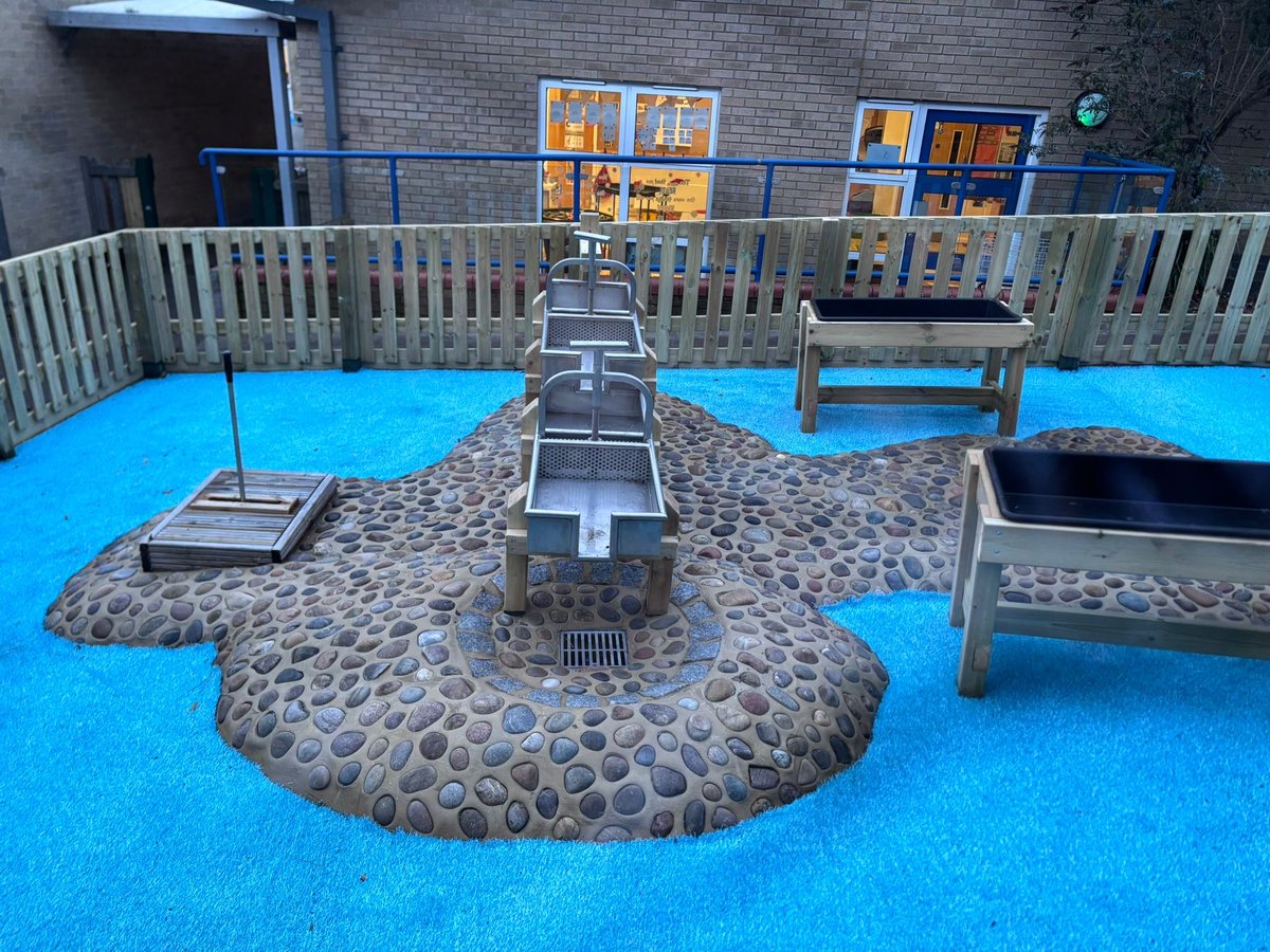 TIMOTAY_PLAY's tweet photo. As experts and leaders in bespoke outdoor environments, Timotay designs and delivers spaces that maximise these learning opportunities. Discover how we can transform your outdoor space and unlock the full potential of outdoor learning: https://t.co/a9y9tlredF https://t.co/DheGXHokP6
