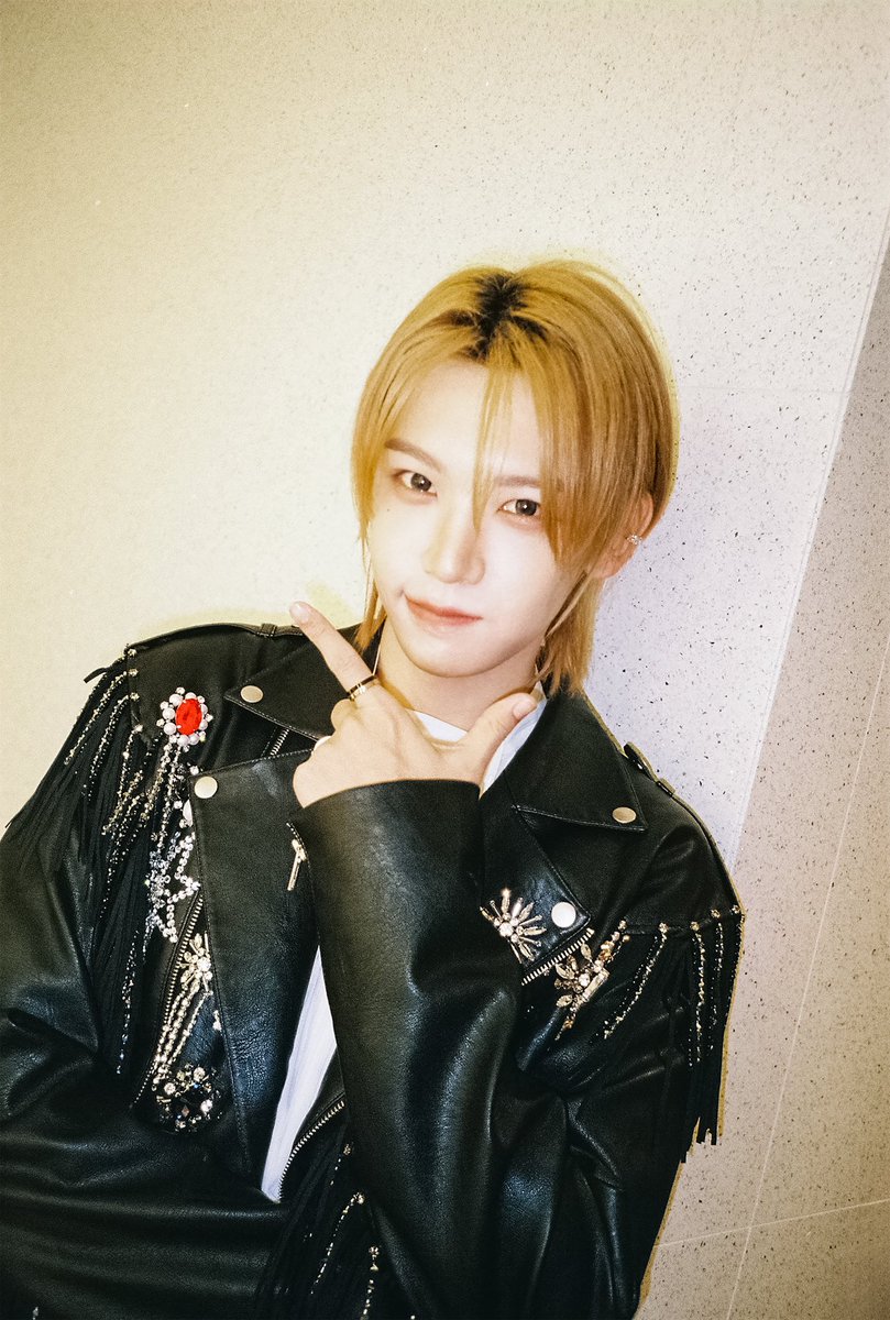 가요대전🎄 Backstage Film Dump💥

#AHOF #아홉