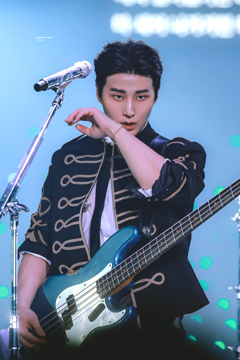 youngk's dimple & flower pose lover (@bassistadmirer) / Posts / X