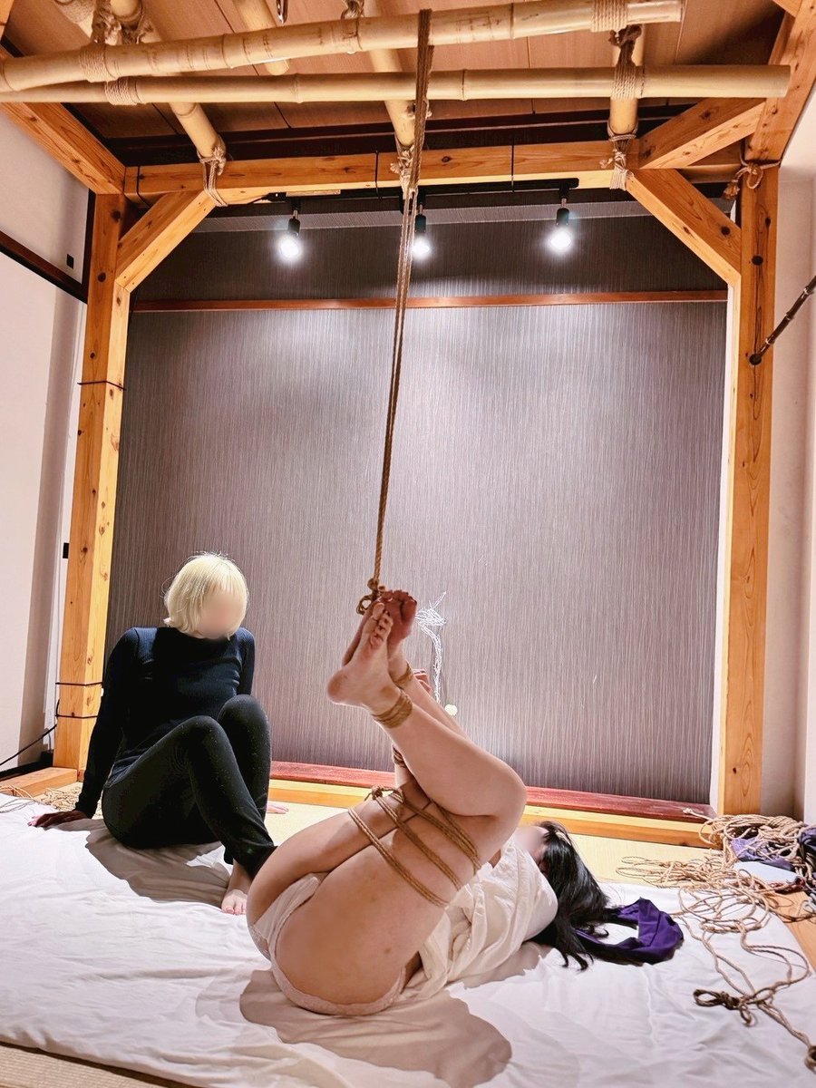 昨夜は久々のレッスン！
縄が派手でなくとも上手く緩急をつけられればちゃんとプレイとして成立する、けれどそのコントロールが難しい。急がず焦らず確実に。

今日はなんだかどエロい気分だったみたいで、縄もいつもよりエロく。雄みが強かったらしい笑
良い日だった！
model <a href="/dokokade____/">ルヵ</a>