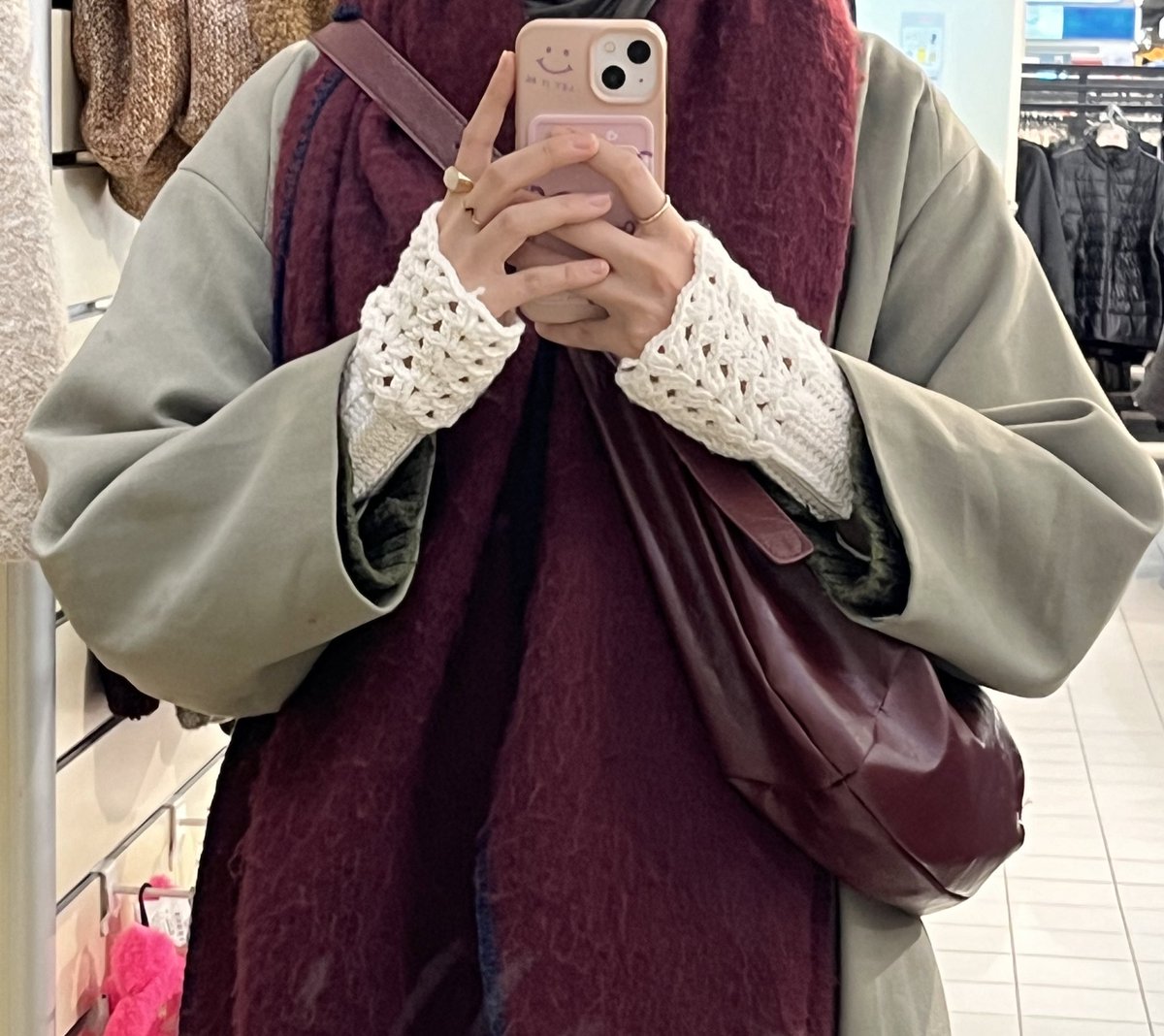 benimki prenses gibi hissettirmiyo, ya kurdelesi yok diye ya da annem örmedi diye