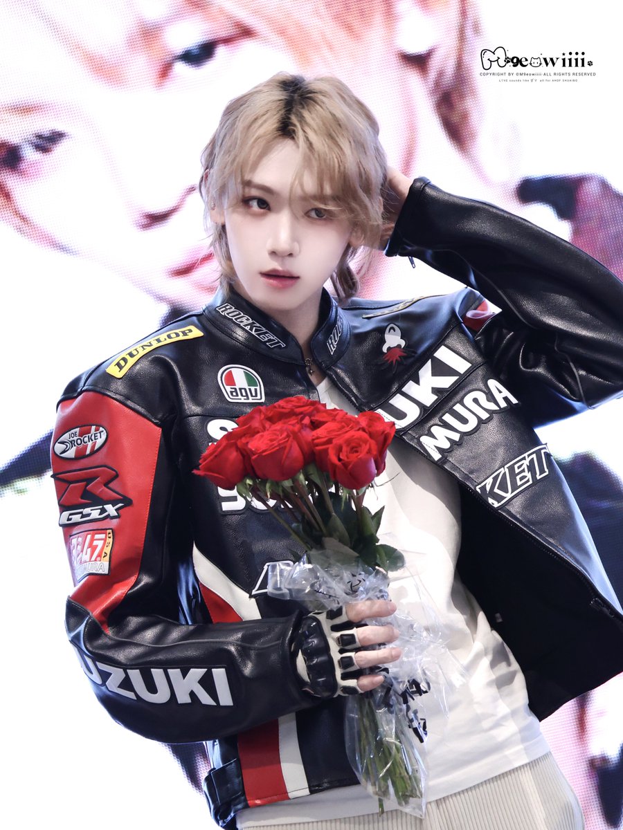 251228 popmerch day2 🖤❤️🖤❤️ #SHUAIBO #장슈아이보 #AHOF #아홉