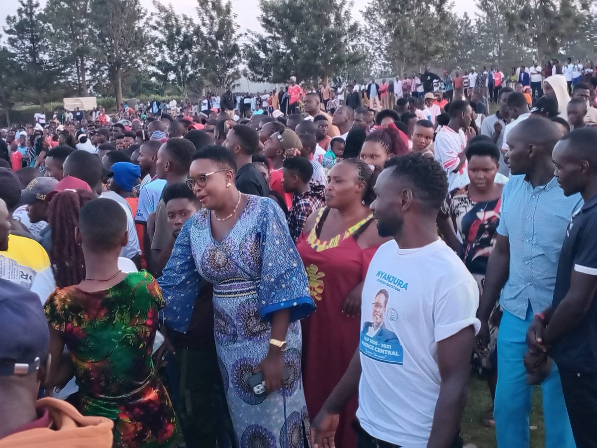 DoreenNyanjura's tweet photo. I am not only campaigning in Mwenge central, I am doing a lot of sensitization. I am changing the trends, even strong NRM supporters are saying they will vote me on merit. It’s a whole new challenge for me and I am loving it. 

Never in the history of Kyenjojo politics have they seen or heard of a strong opposition candidate as my self. 

The RDC is moving all over the place saying she can’t let opposition win and people are simply laughing at her😁

Grateful for the love and support🙏🏻🙏🏻