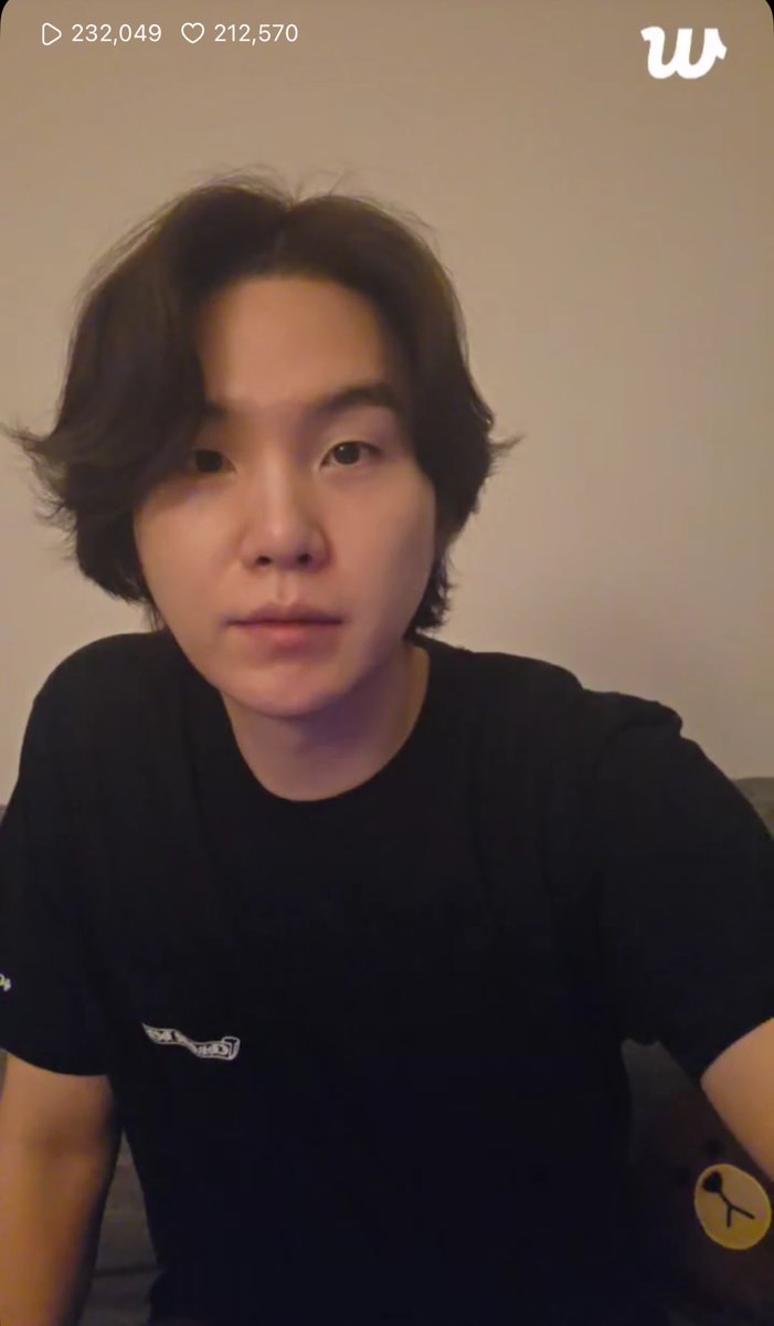 lumejeon's tweet photo. THE SCREAM I JUST SCRUMPT MIN FCKIN YOONGI IS LIVE PEOPLE HES LIVEEE https://t.co/HOIvVpJmjb