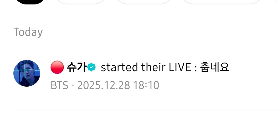 winnttaebear's tweet image. Everyone wake up suga is live