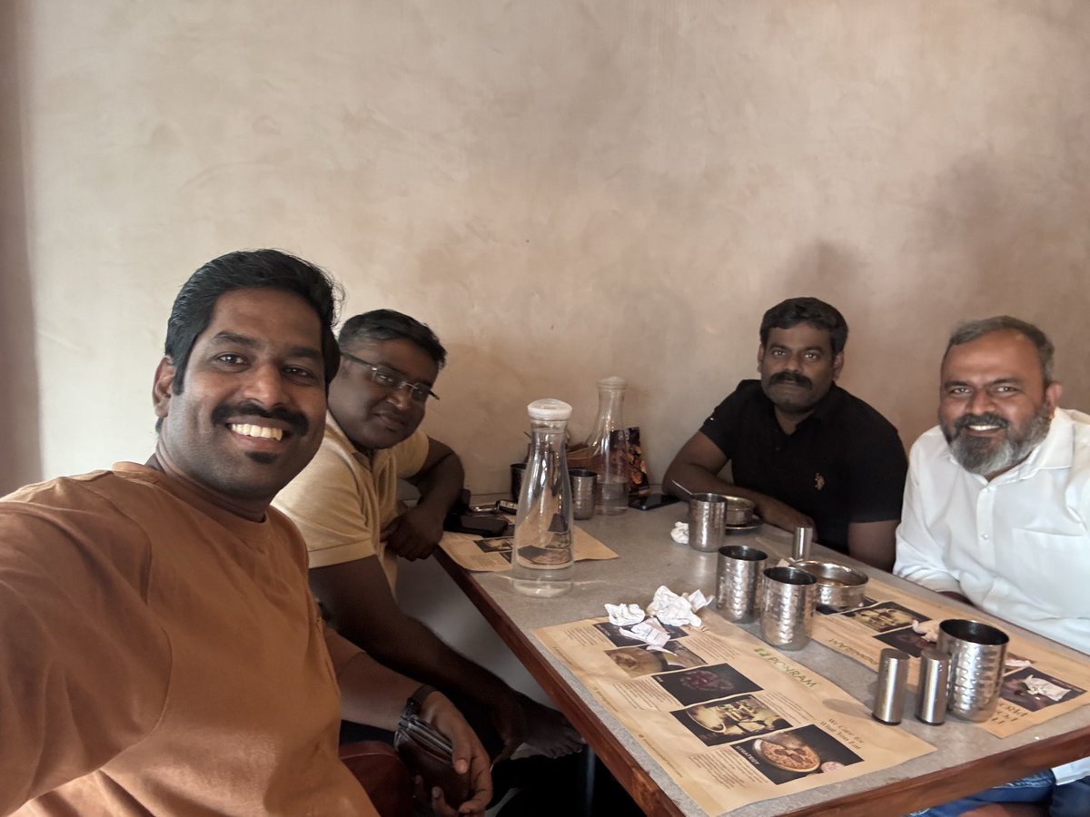 sxsasi's tweet photo. இன்றைய நாள் பொன்ராம் பிரியாணியுடன் மதிய உணவு https://t.co/ajy73KPEHC